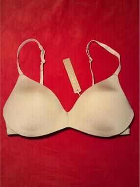Skims Wireless Push Up Bra Color Clay Size 32C